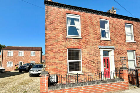 4 bedroom semi-detached house for sale