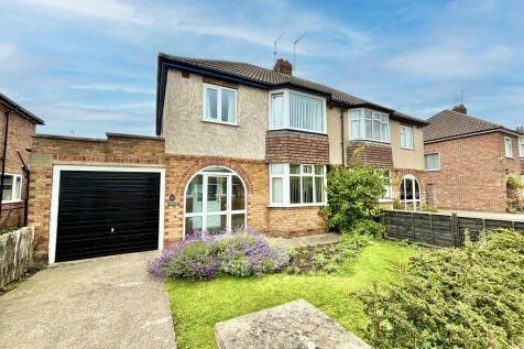 3 bedroom semi-detached house for sale