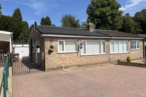 2 bedroom semi-detached bungalow for sale