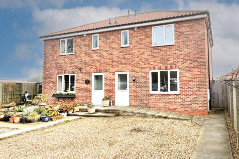 3 bedroom semi-detached house for sale