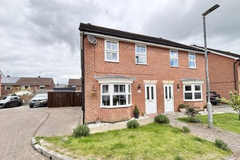 3 bedroom semi-detached house for sale
