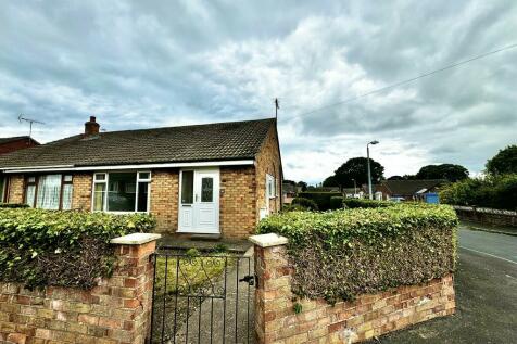 2 bedroom semi-detached bungalow for sale