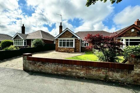 2 bedroom semi-detached bungalow for sale