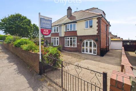 4 bedroom semi-detached house for sale