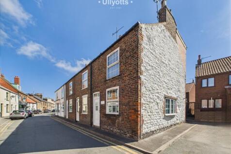 2 bedroom end of terrace house for sale