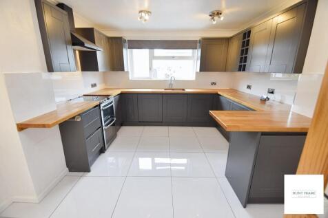 Badlesmere Road, Eastbourne BN22 3 bed semi