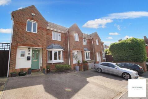 Roman Croft, Eastbourne BN21 3 bed terraced house for sale