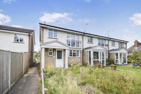 Bernhard Gardens, Polegate BN26 3 bed end of terrace house for sale