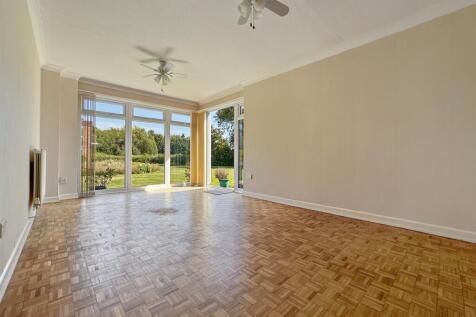 3 bedroom Terraced Bungalow in... 3 bed terraced bungalow for sale