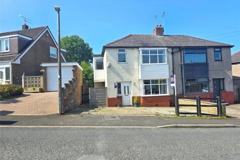 Clayton Avenue, Rawtenstall... 4 bed semi