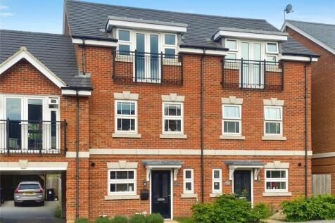 Oak Avenue, Wokingham, Berkshire 3 bed house for sale