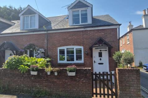 Kingsburys Lane, Ringwood, Hampshire... 2 bed end of terrace house for sale