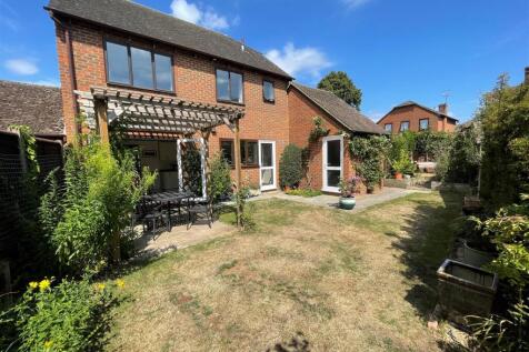 Kenward Court, Tonbridge TN11 4 bed link detached house for sale