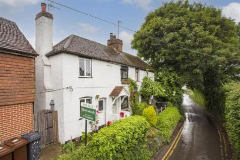 Plaxdale Green Road, Stansted TN15 2 bed end of terrace house for sale