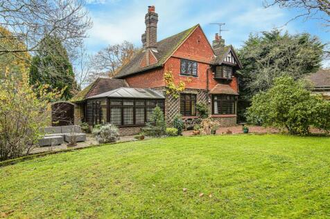Bough Beech Road, Four Elms TN8 3 bed detached house for sale