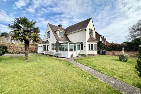 Queens Park Avenue, Bournemouth... 2 bed bungalow for sale