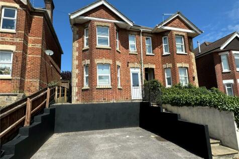 6 bedroom semi-detached house for sale