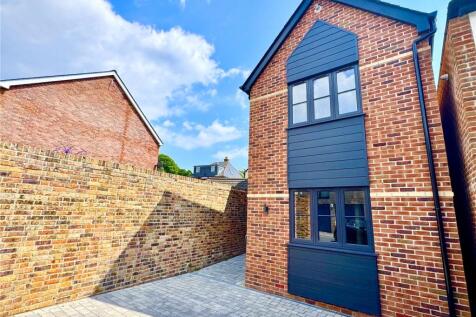 Chalice Close, Poole, Dorset, BH14 4 bed detached house for sale