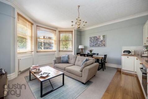 2 bedroom flat for sale