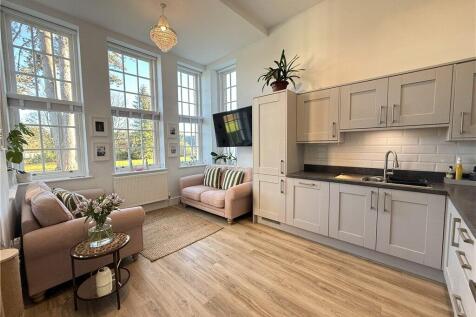 Whitecroft Park, Newport, Isle of Wight 2 bed apartment for sale
