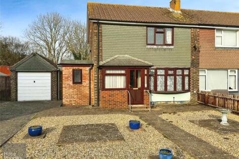 Prior Crescent, Newport, Isle of Wight 2 bed semi