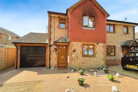Linnet Close, Newport, Isle of Wight 3 bed semi