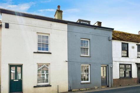 Carisbrooke High Street, Newport... 3 bed terraced house for sale