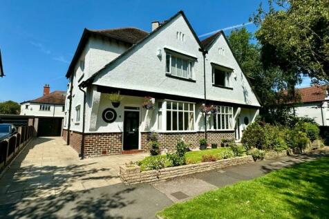 4 bedroom semi-detached house for sale