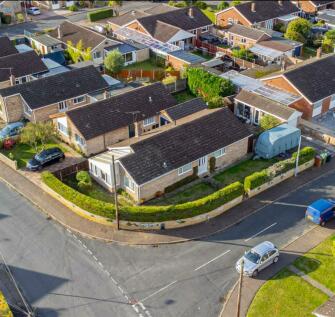 4 bedroom detached bungalow for sale