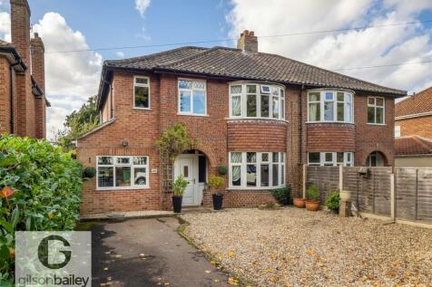 4 bedroom semi-detached house for sale