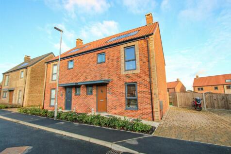 2 bedroom semi-detached house for sale