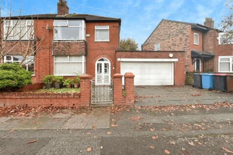 Wentworth Road, Swinton, M27 3 bed semi