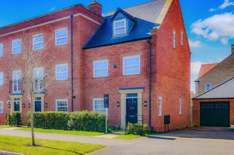 3 bedroom end of terrace house for sale