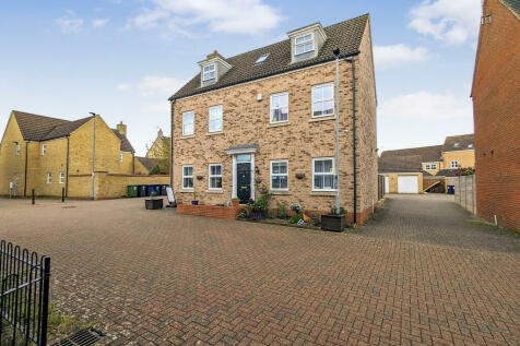 5 bedroom detached house for sale