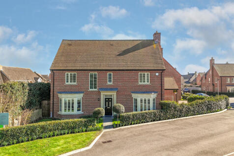 5 bedroom detached house for sale