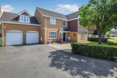 5 bedroom detached house for sale