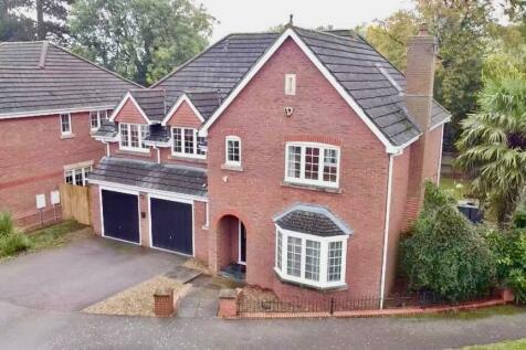 6 bedroom detached house for sale