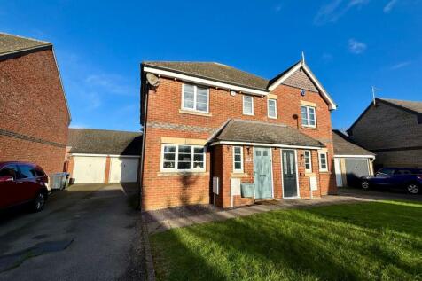 The Ridings, Grange Park, Northampton... 3 bed semi