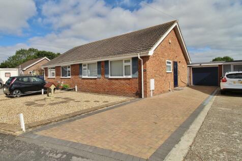 2 bedroom semi-detached bungalow for sale