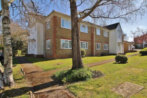 1 bedroom ground floor flat for sale
