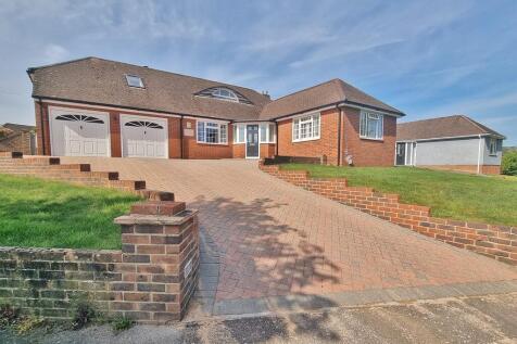 4 bedroom detached bungalow for sale