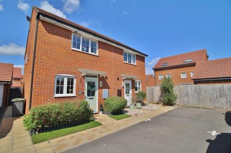 2 bedroom semi-detached house for sale