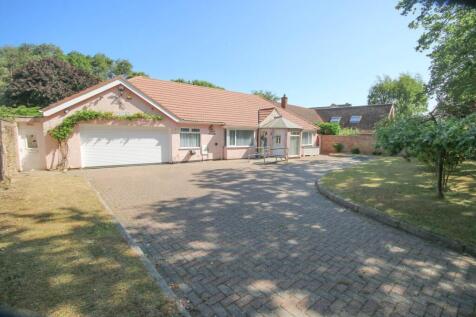 Manor Road, North Wootton, PE30 4 bed bungalow for sale