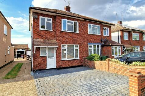 3 bedroom semi-detached house for sale