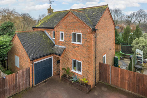 Pitch Place, Binfield, Bracknell 4 bed detached house for sale