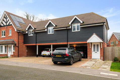 Bryan Gardens, Binfield, Bracknell 2 bed coach house for sale