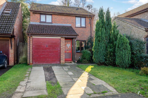 Micheldever Way, Bracknell, Berkshire 3 bed detached house for sale