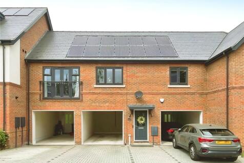 Harrison Grange, Bracknell, Berkshire 2 bed coach house for sale