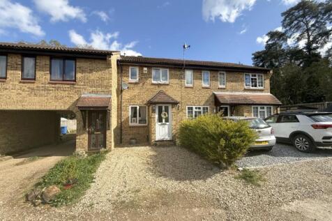 Pewsey Vale, Bracknell, Berkshire 2 bed terraced house for sale