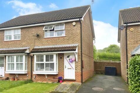 Bartholomew Place, Warfield, Bracknell 2 bed semi